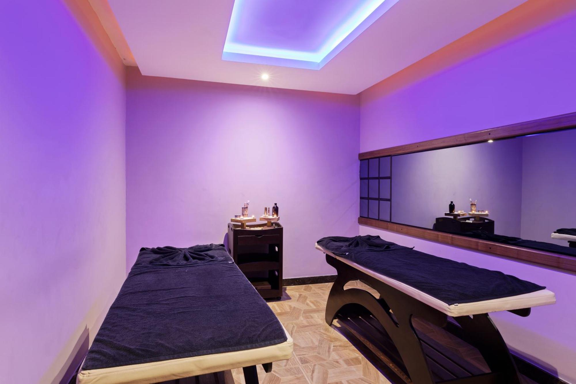 Pickalbatros White Beach Taghazout (Adults Only) Eksteriør billede Massage beds